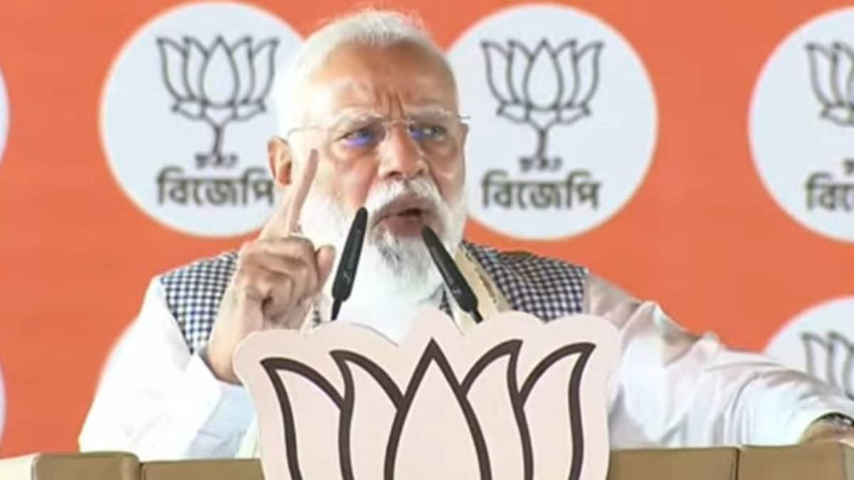 ‘Don't Worry About What They Say, I'm With You': Inside PM Modi's Meeting With TMC, UBT Rebel MPs