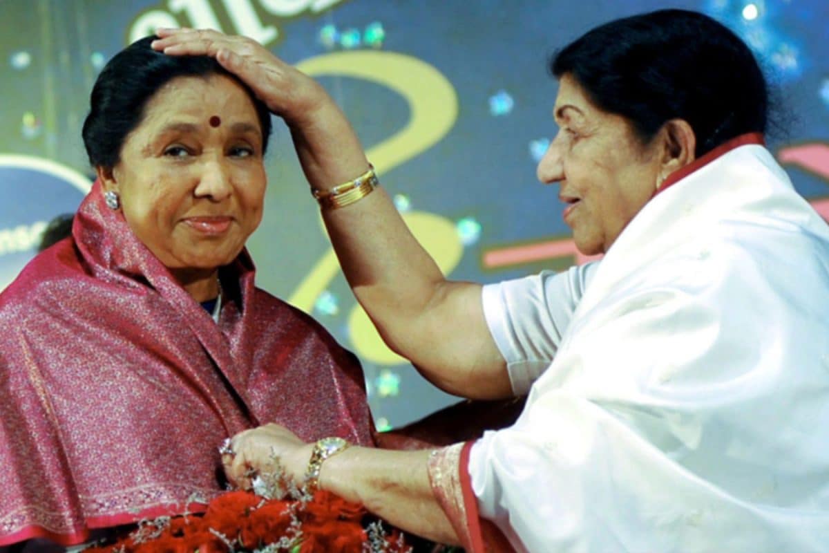 This Is The Real Reason Asha Bhosle And Lata Mangeshkar Always Wore White Sarees
