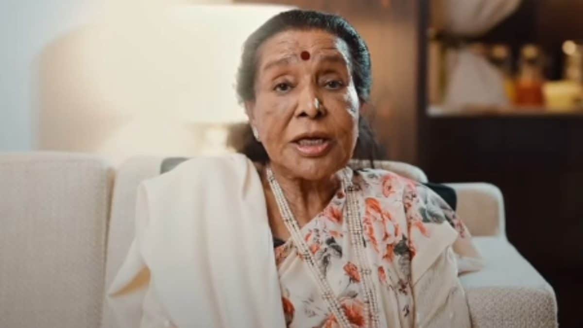 Asha Bhosle Suffers Cardiac Arrest, Admitted To Mumbai’s  Breach Candy Hospital