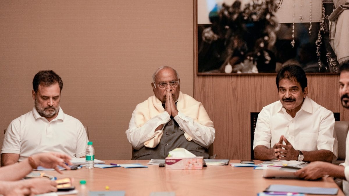 Around 30 Karnataka Congress MLAs Meet Kharge In Delhi, Push For Cabinet Reshuffle