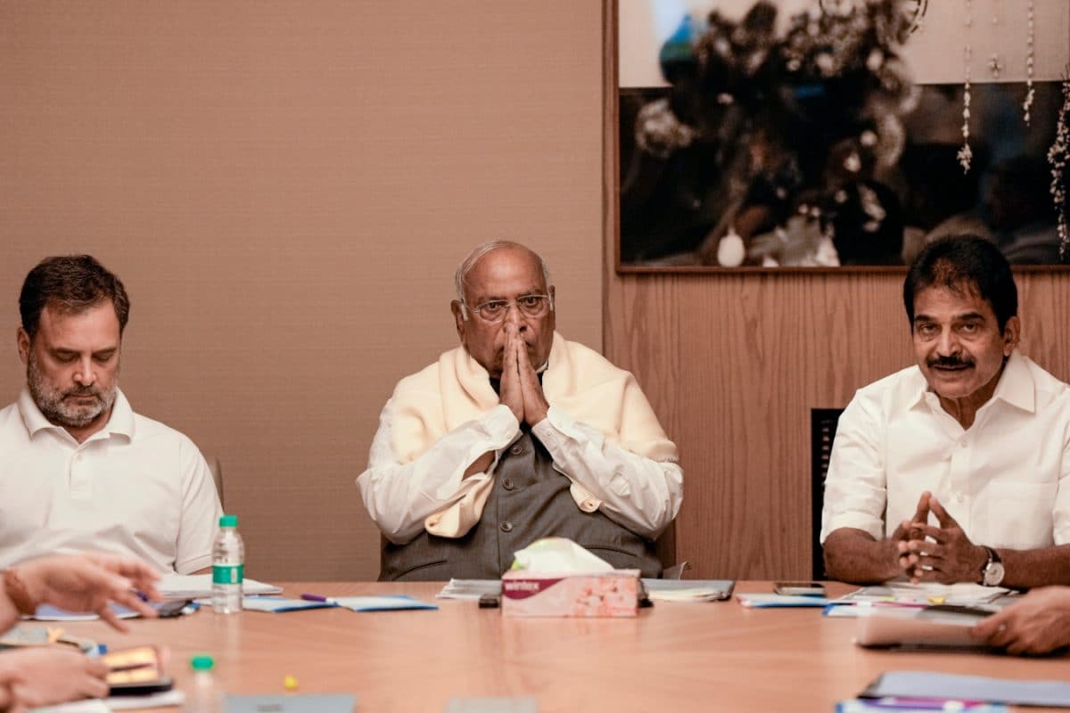 Around 30 Karnataka Congress MLAs Meet Kharge In Delhi, Push For Cabinet Reshuffle