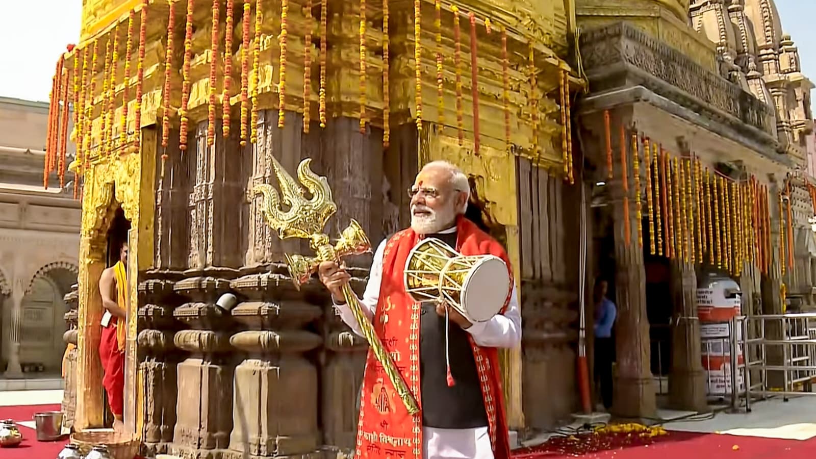 वाराणसी में पीएम मोदी