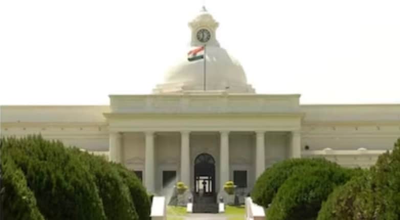 Indian Institute of Technology Roorkee: IIT Roorkee, with a score of 75.44, is known for its legacy and strong engineering programmes, especially in civil and mechanical fields.
