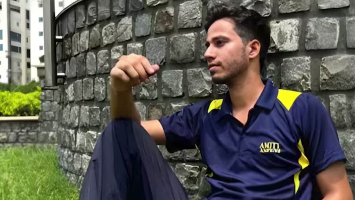 'King Of Water': Noida Student Harshit Bhatt's Swimming Clips Spread; Mother Claims He Was 'Beaten, Killed'