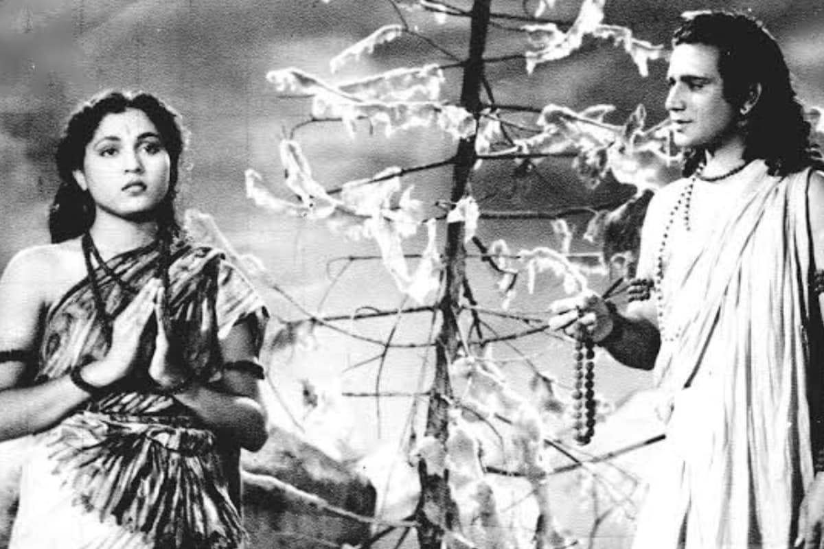 Long Before Ranbir Kapoor, Prithviraj Kapoor Played The Role Of Lord Ram In THIS Bengali Film