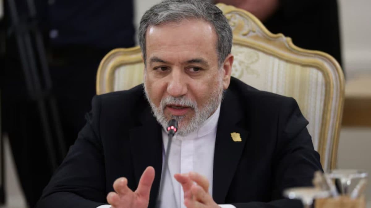 Iran Steps Up Diplomatic Outreach As Araghchi Calls Saudi, Qatari Counterparts Amid Pakistan Visit