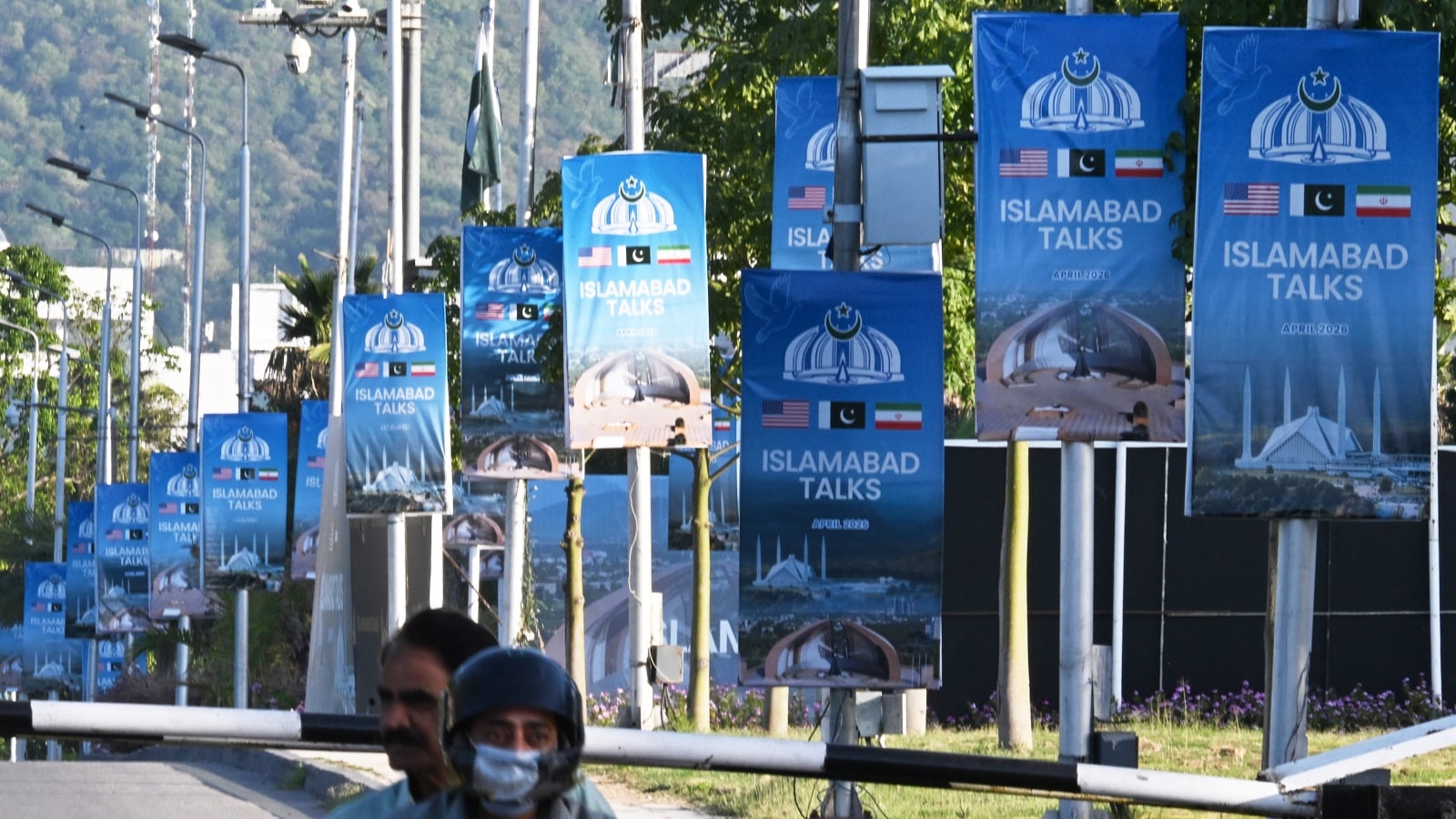 'We Don't Find Food': Pakistanis Lose Patience As US-Iran Suspense Widens Economic Woes