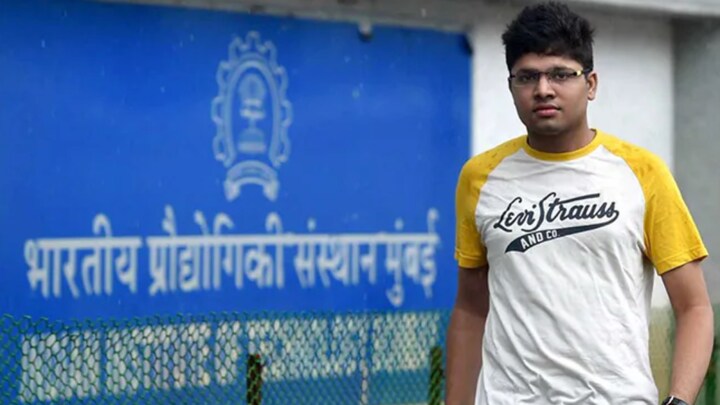 Kalpit Veerwal smiling after receiving his JEE result