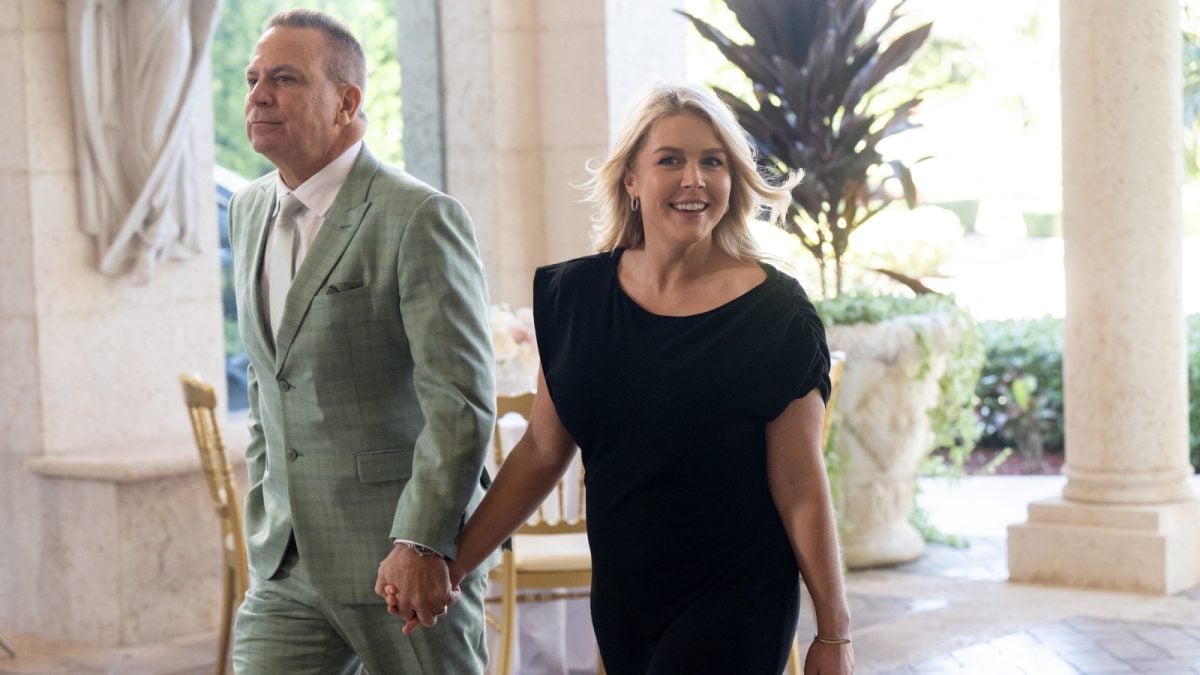 Fox News Reporter Clarifies Call Drop After Karoline Leavitt’s Husband Warning Sparks Buzz