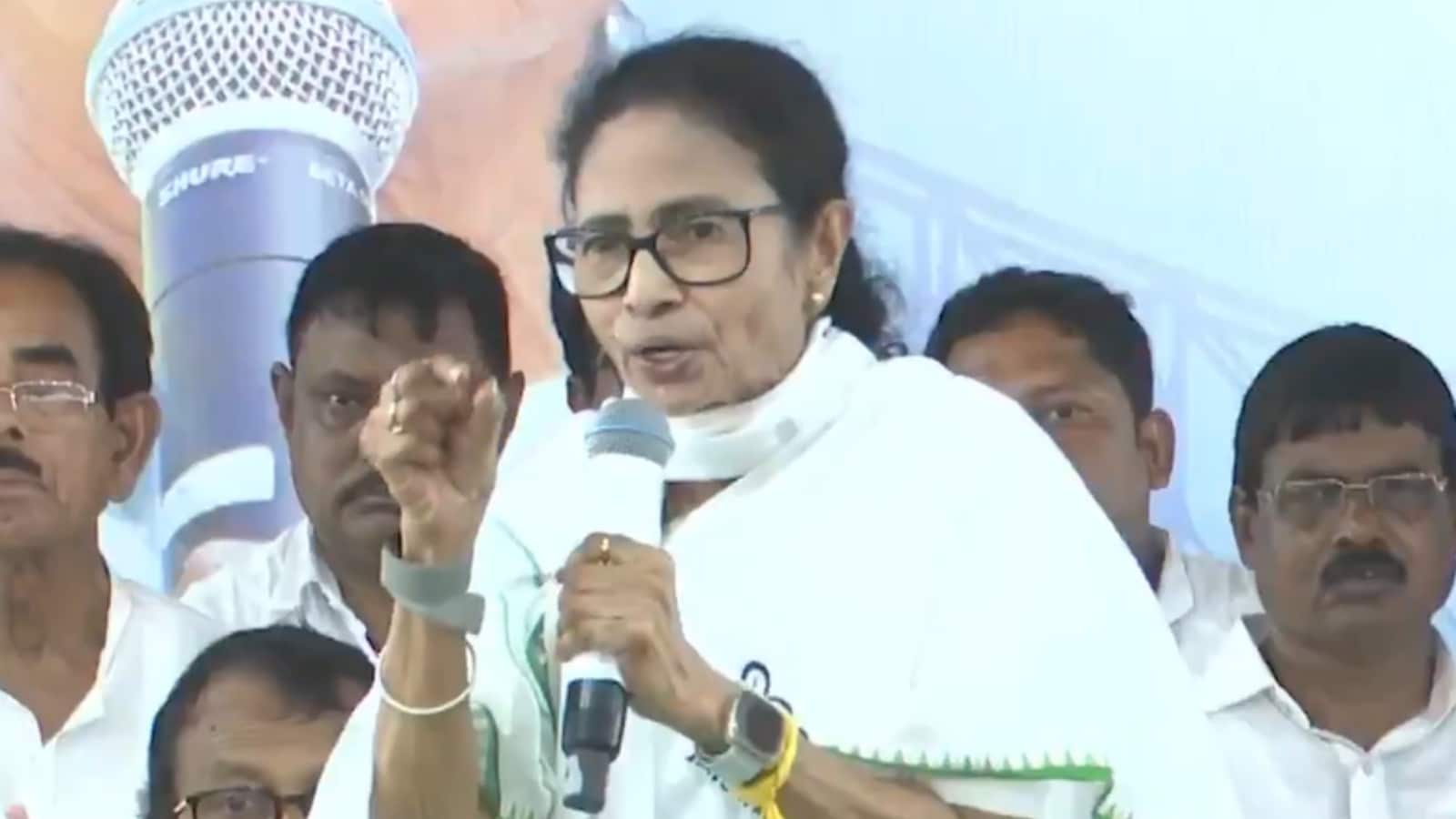'It's All Scripted Drama': Mamata Banerjee Hits Out At PM Modi's 'Jhalmuri' Break In Bengal