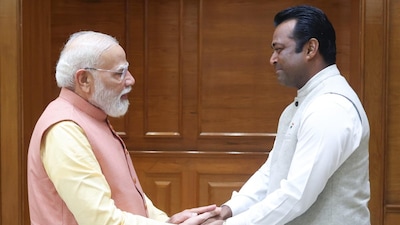 PM Modi meets Leander Paes on Wednesday. 