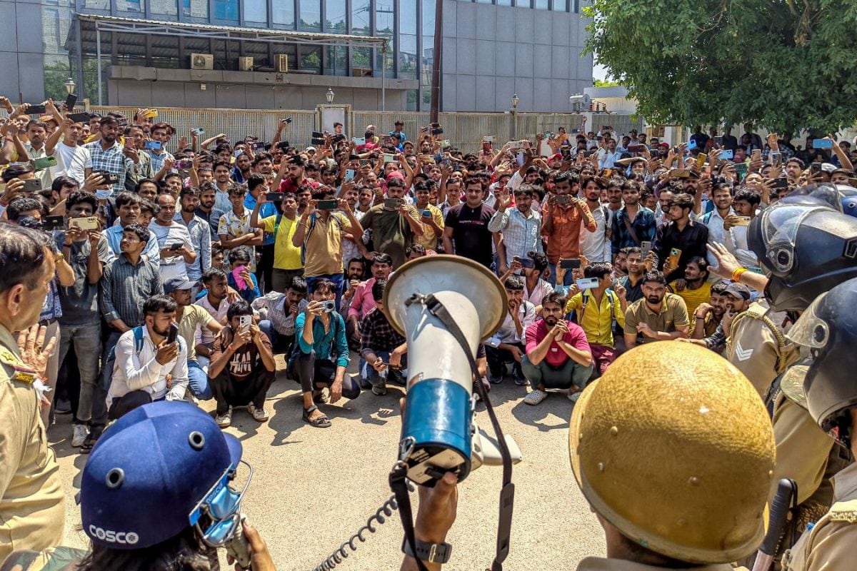 Why Noida’s Garment Factory Workers Are Protesting: Rs 20,000 Salary & Other Demands Explained