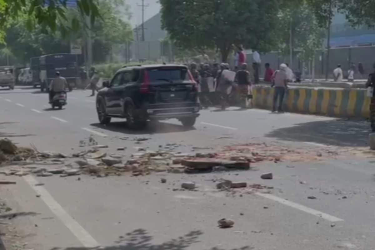 Fresh Violence In Noida: Stones Pelted At Police In Sector 80, Unrest Continues In Sectors 70, 121