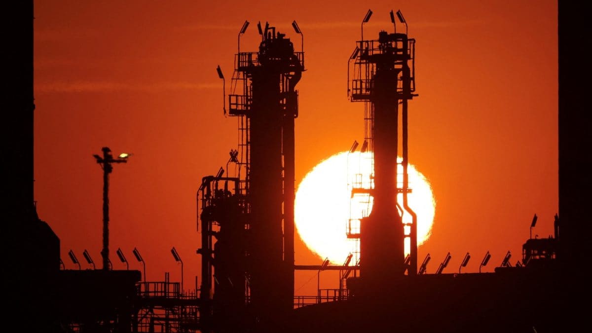 When Would Oil Exports Resume If US-Iran Ceasefire Takes Place? Iranian Minister Shares Update