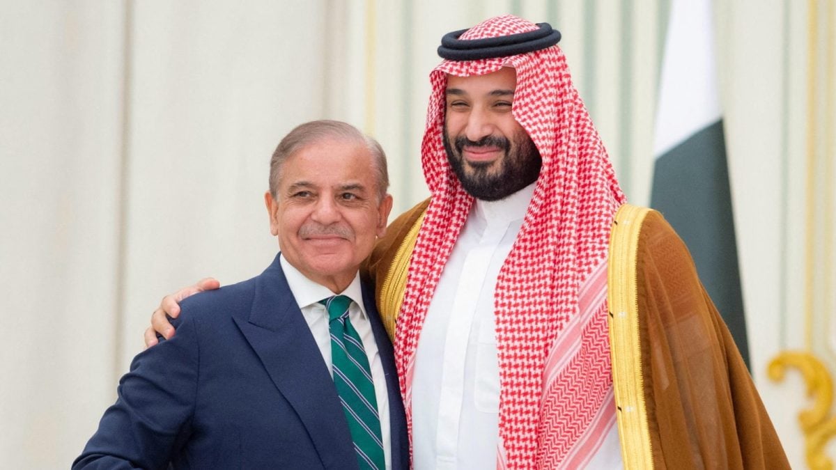 Pakistan Sends Troops to Saudi Arabia’s King Abdulaziz Air Base – Why It Matters