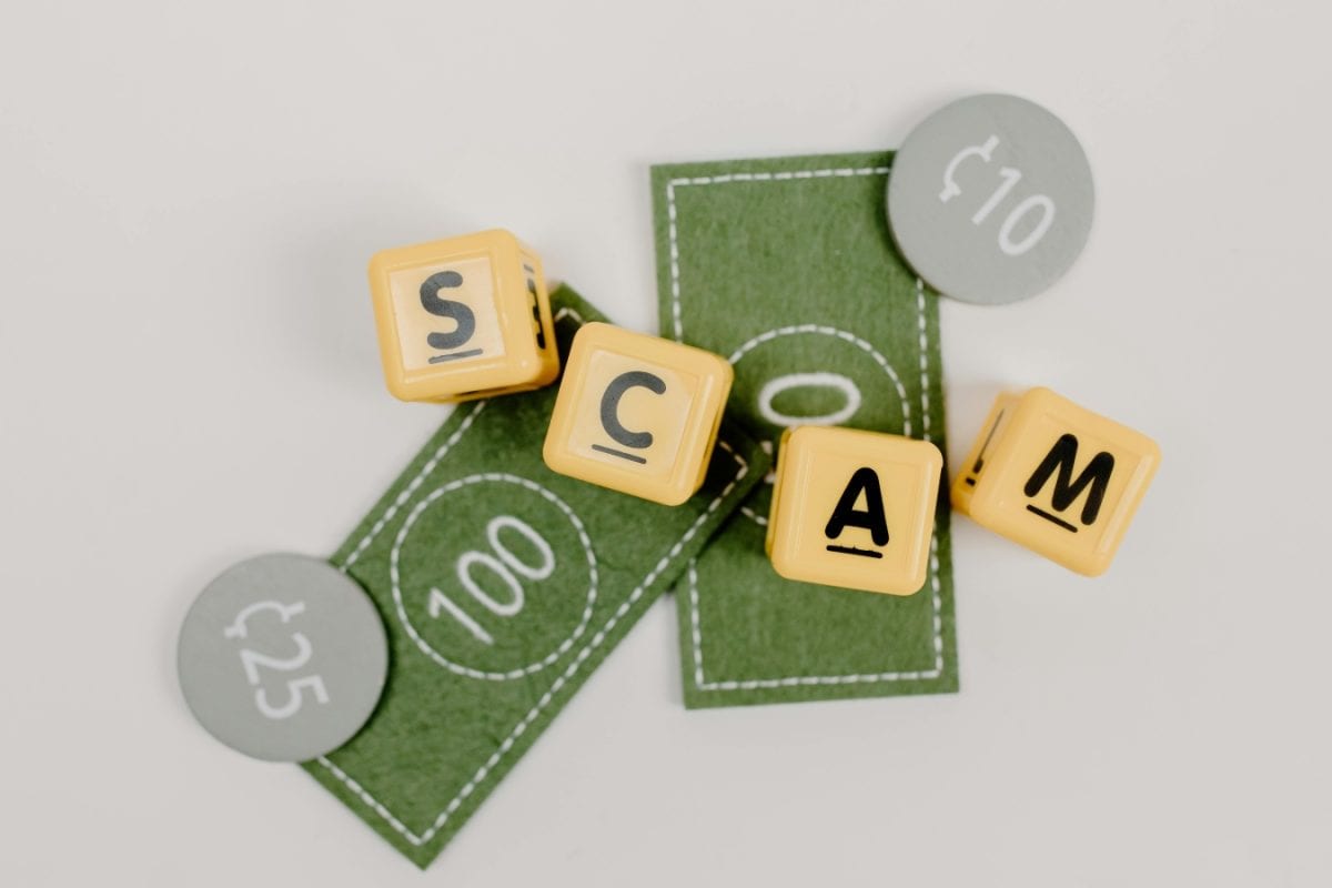 Before Nepal Everest Scam, 5 Biggest Tourist Scams Uncovered Around The World