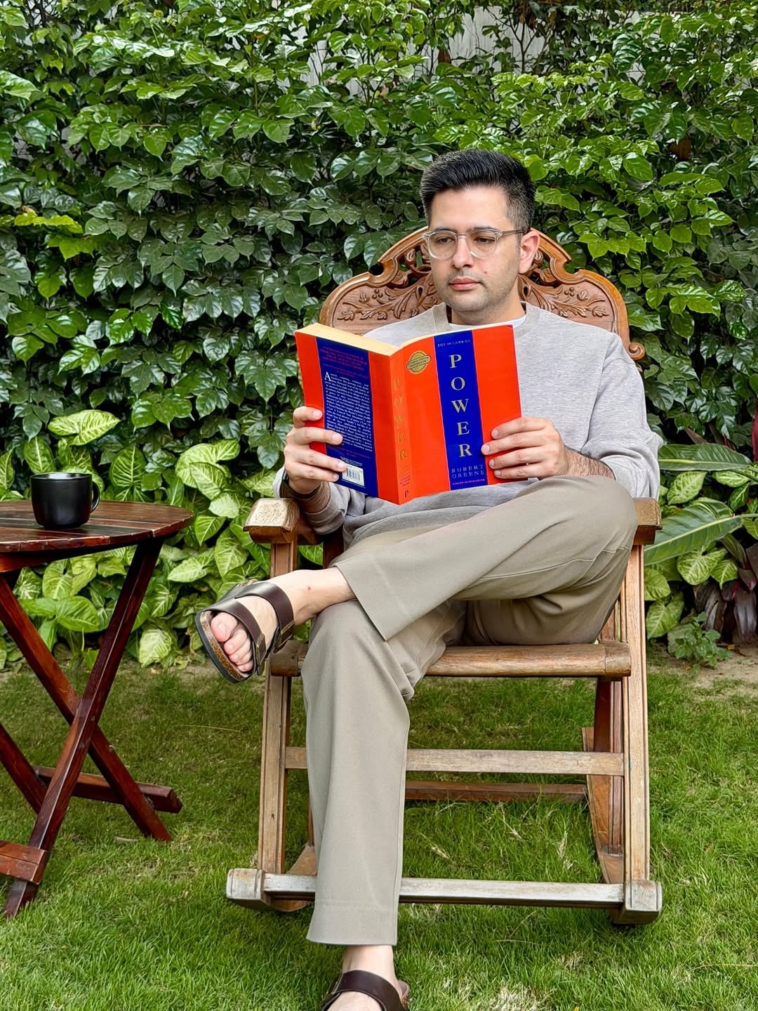  Raghav Chadha’s Academic Qualification:- Bachelor of Commerce (B.com): Graduated from the University of Delhi (DU) in 2009. - Chatered Accountany (cCA): Cleared the CA examination of the Institute of Chartered Accountants of India (ICAI) in 2011. - Executive Education: Pursued a certification course in Public Policy from the London School of Economics (LSE).