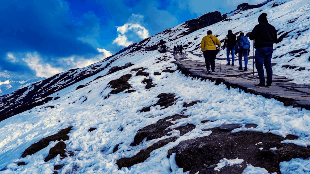 4 Scenic Monsoon Treks Under ₹5,000 For Nature Lovers