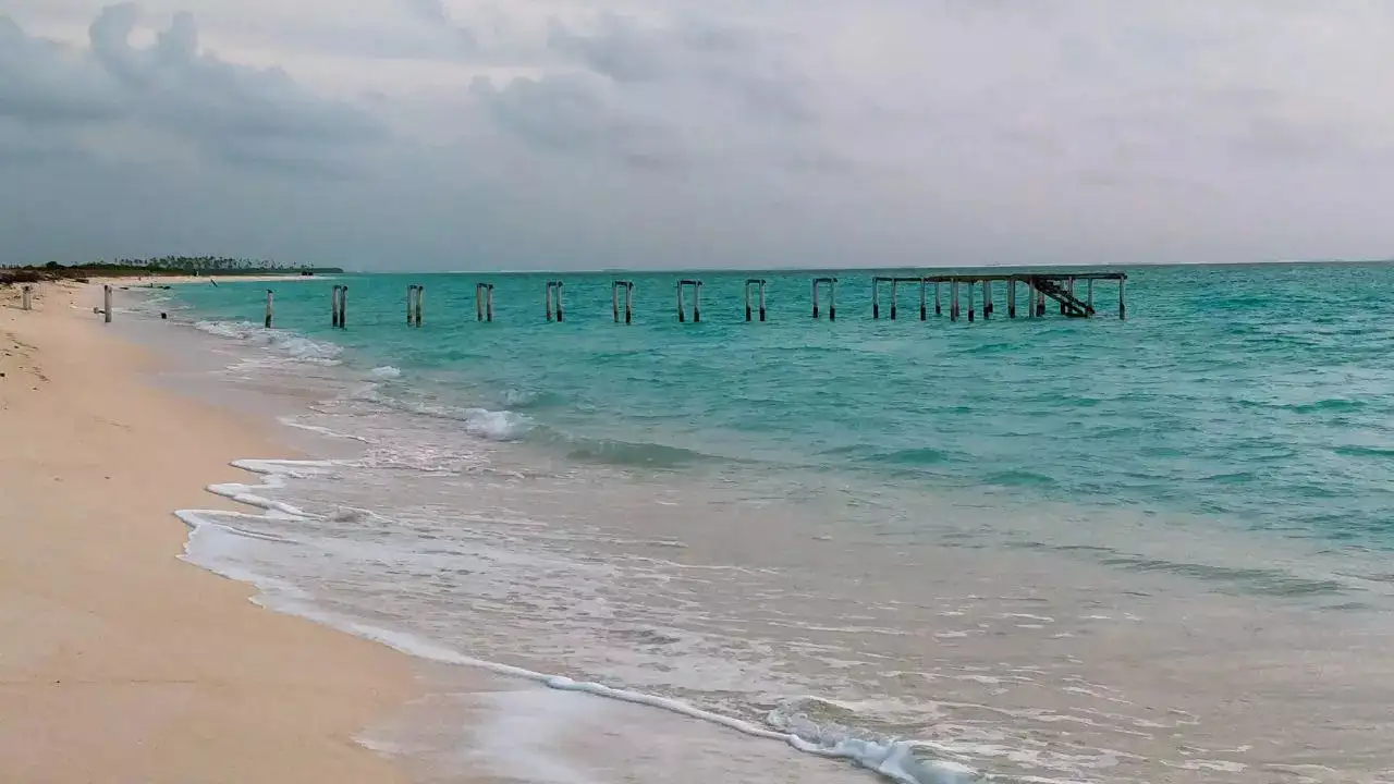 According to government data and tourism reports, tourist arrivals to Lakshadweep have surged dramatically in recent years, jumping from just a few thousand annual visitors in the past to well over 68,000 tourists recently.
