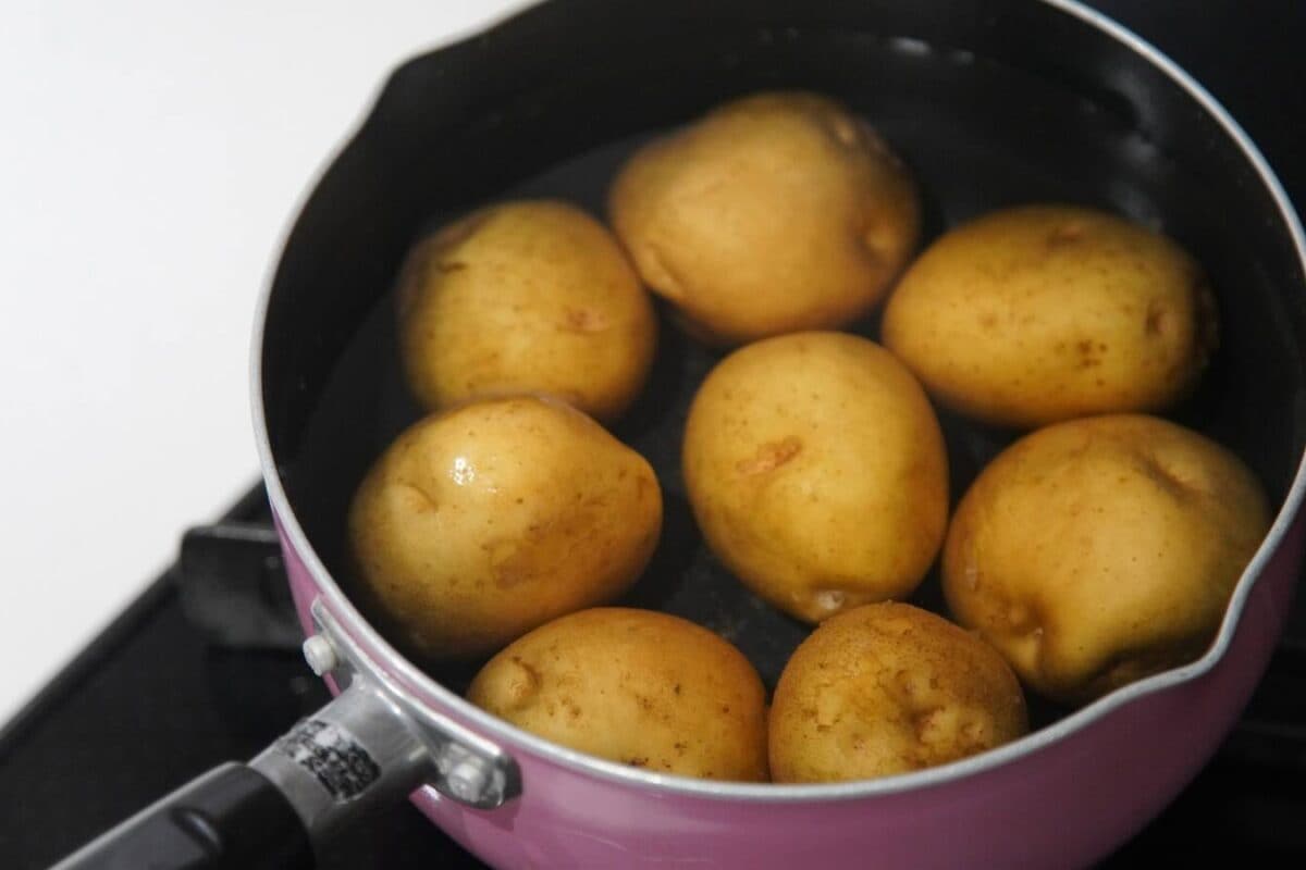 Stop Wasting Potato Peels! 8 Genius Ways To Add It To Your Plate