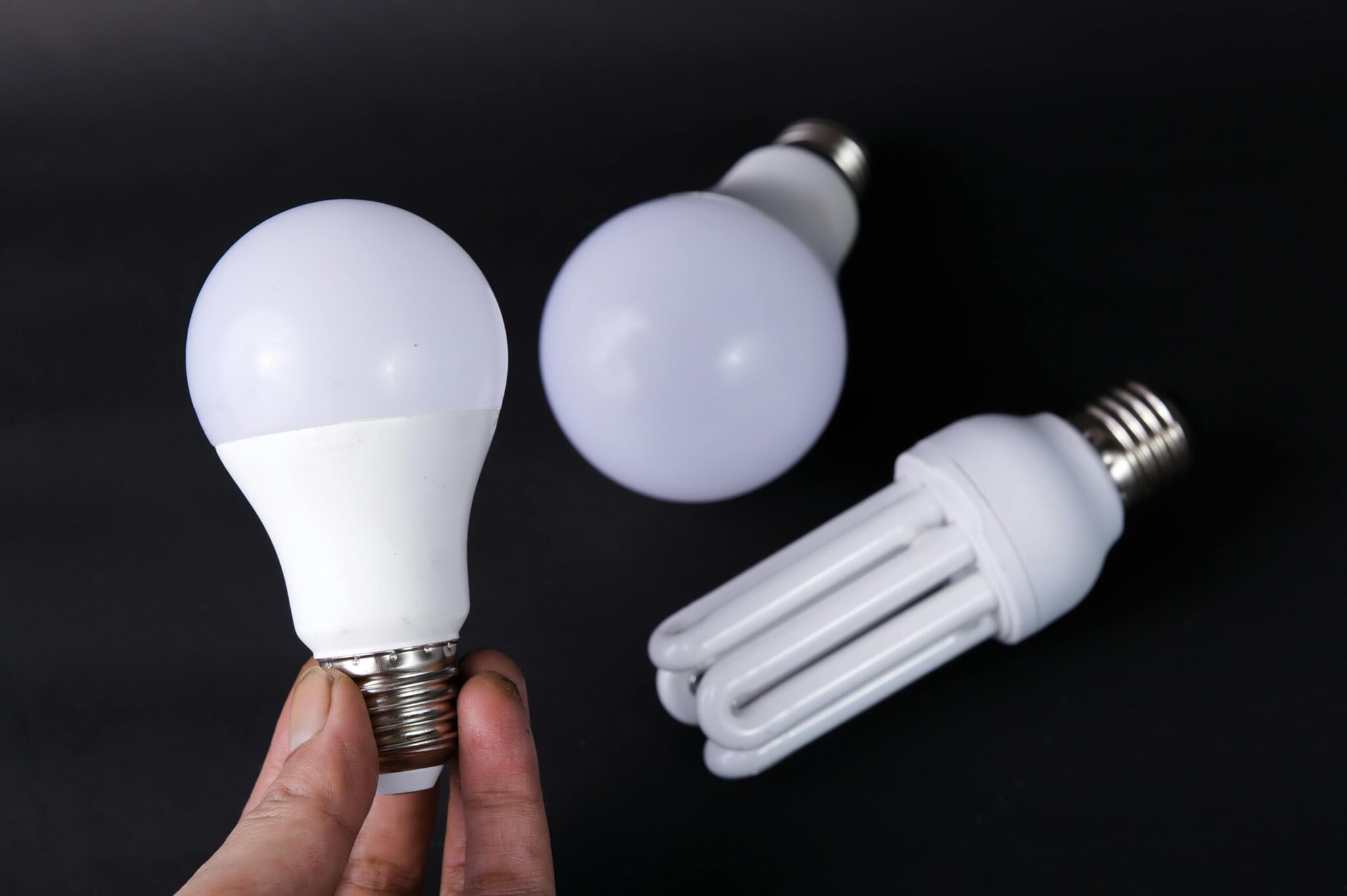 4. Changing A Tube Light or LED BulbFlickering tube lights and fused LED bulbs are among the most common household problems. Learning how to safely replace them can save unnecessary electrician visits.