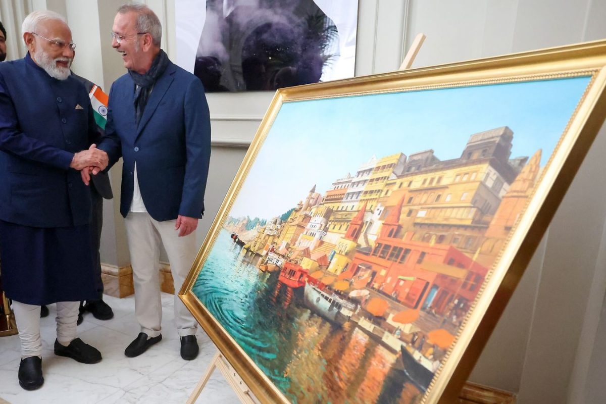 ‘Kashi In Rome’: Italian Artist Giampaolo Tomassetti Presents Varanasi Painting To PM Modi | In Pics