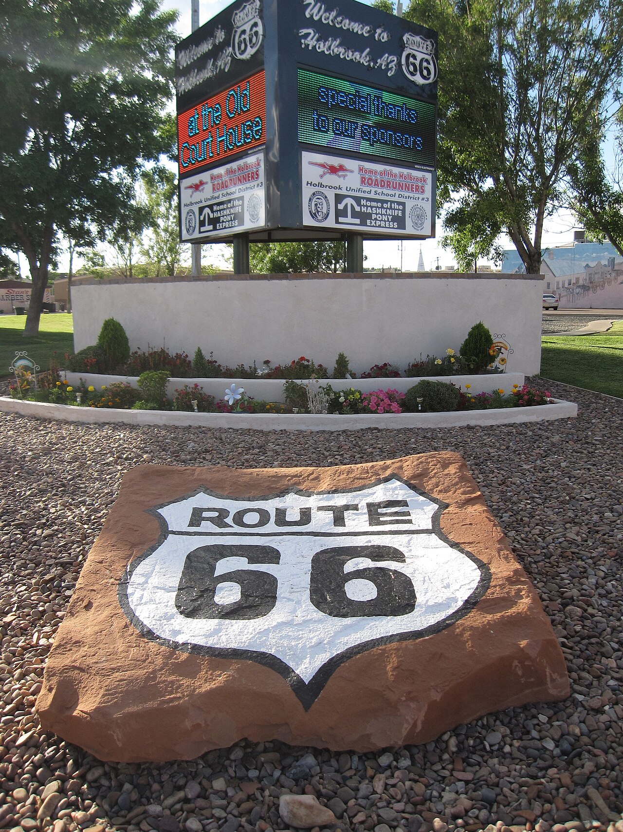 9. Route 66 Wasn’t Always Fully PavedWhen it first opened, some sections were still dirt and gravel roads. The full route was paved only in 1938.