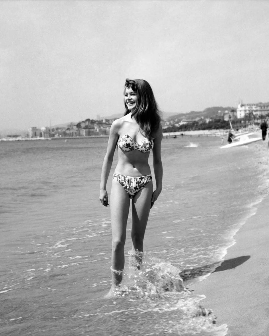 Brigitte Bardot in a bikini (1953): Before she became a global icon, 18-year-old Bardot put Cannes on the map by posing in a bikini on the beach. In the 1950s, this was a scandalous move that redefined the image of the festival from a strictly formal event to a center of Mediterranean glamor and sensual rebellion. (Image: Instagram)