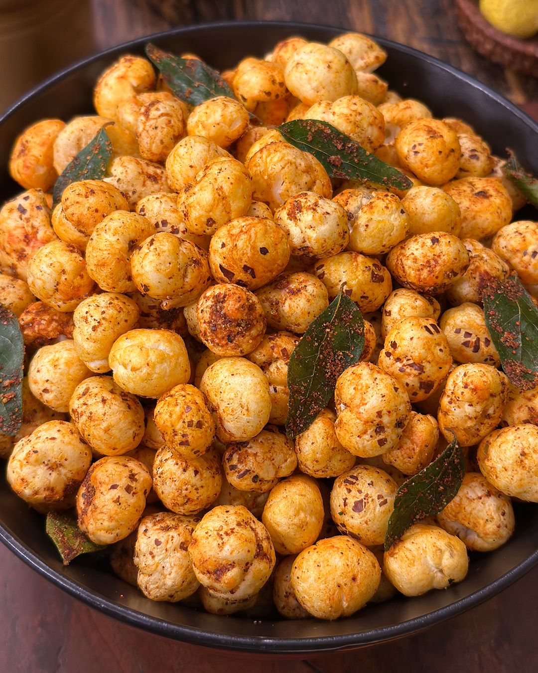 2. Classic Roasted Masala Makhana This is the easiest go-to snack for busy days. Dry roast makhana in a pan with a little ghee or olive oil until crisp. Add black salt, roasted cumin powder, pepper, and a pinch of chaat masala.