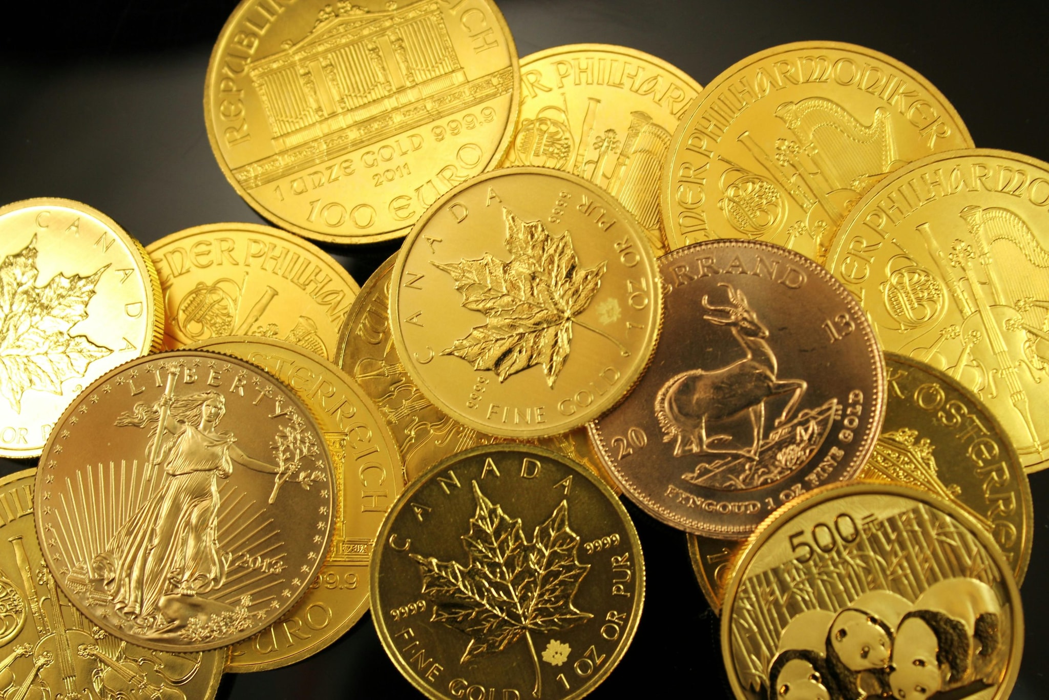 For many young consumers, gold is no longer limited to wedding-related purchases. Around 24.3% said their first gold purchase came after receiving their first salary, while 23.9% bought it purely as an investment. The survey also found that 52.7% of respondents are highly likely to purchase gold within the next 12 to 24 months. (Image: Pexels)