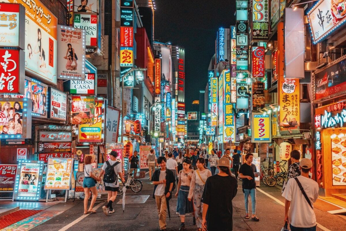 Japan’s New Travel Card For Tourists Makes Train, Bus Travel And Payments Easier—Check Details
