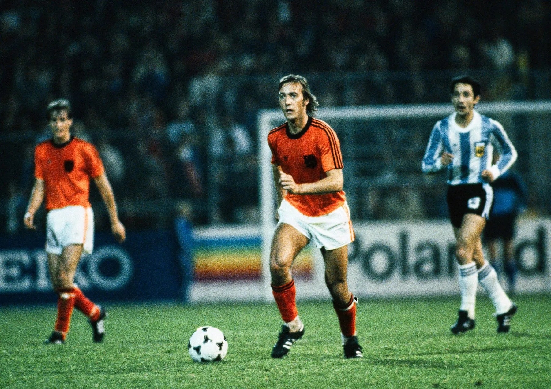 Cruyff revolutionized football through the philosophy of “Total Football.” His intelligence, elegance, and tactical influence transformed both Ajax and Barcelona, shaping modern football forever. Cruyff revolutionized football through the philosophy of “Total Football.” His intelligence, elegance, and tactical influence transformed both Ajax and Barcelona, shaping modern football forever.