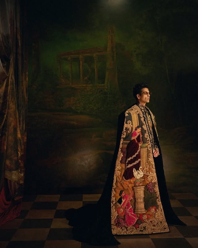 What truly set the look apart was its commitment to authenticity. Every motif was painted entirely by hand, no prints, no digital shortcuts. Even the lining of the jacket, hidden from plain sight, was hand-painted. It was a quiet detail, but one that spoke volumes about the dedication to craft.