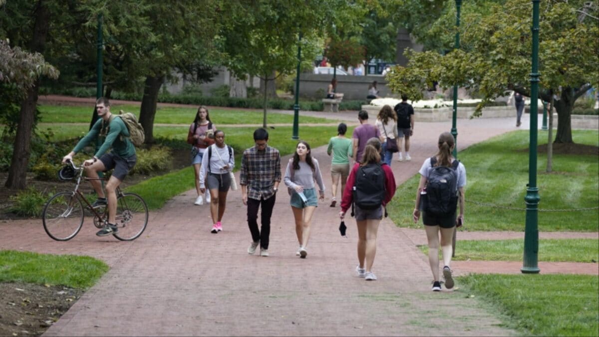 US Green Card Rules Trigger Concern Among Indian Students, H-1B Workers Weighing Other Options