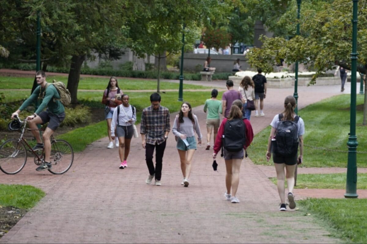 US Green Card Rules Trigger Concern Among Indian Students, H-1B Workers Weighing Other Options