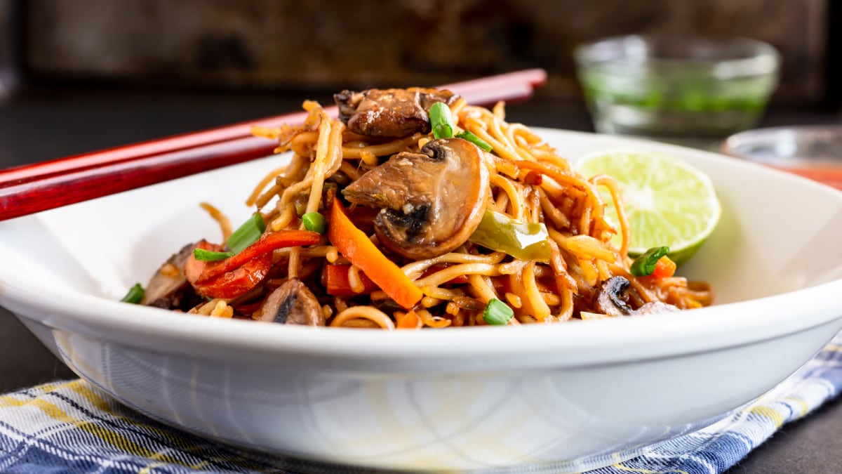 Step-By-Step Guide To Making Restaurant-Style Mushroom Noodles For A Lazy Weekend Evening