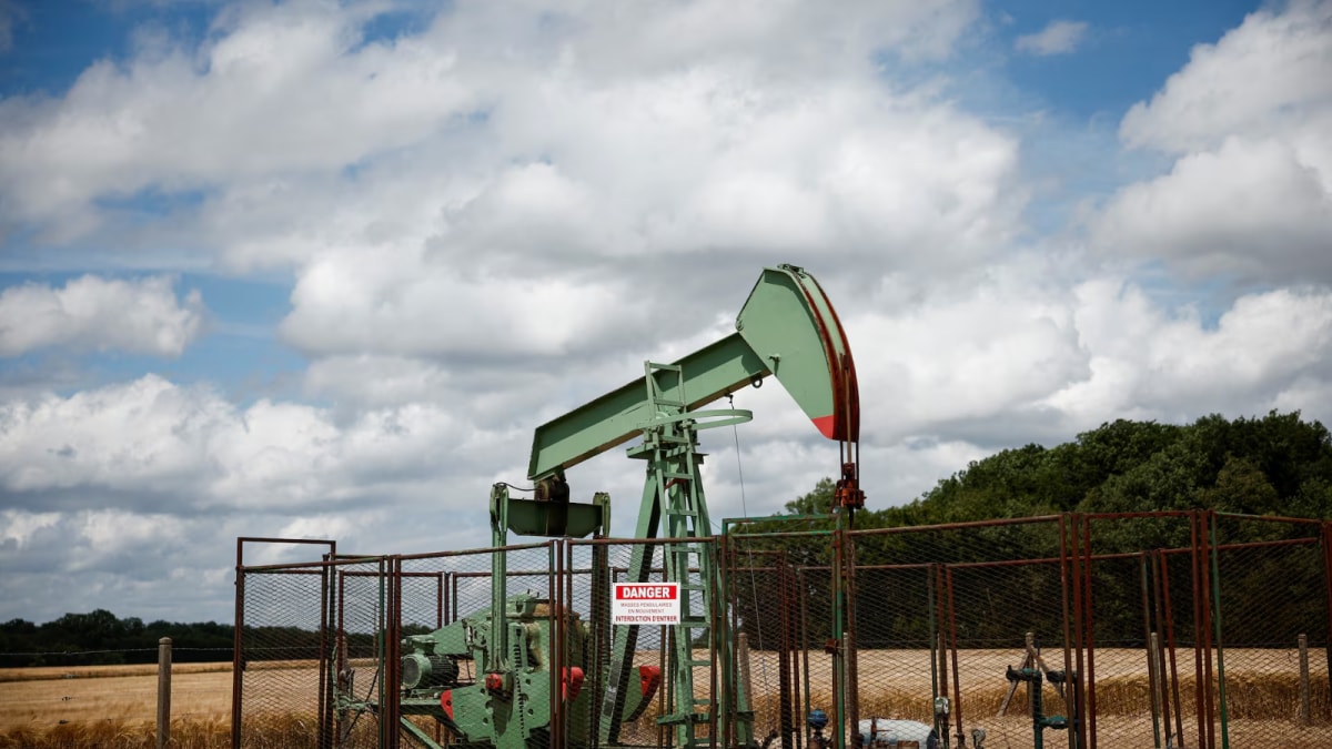 Were Oil Traders Tipped Off Before Trump Delayed Iran Strikes? US Probes $800 Million Oil Bets