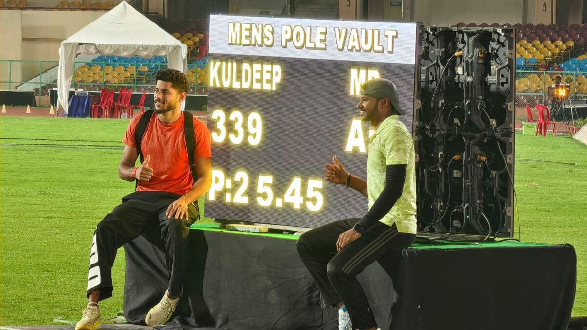 Pole Vault Champions Forced To Plead For E-Rikhshaw To Carry 'Equipment' After Winning Medals