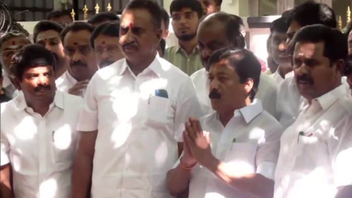 Rebel AIADMK Faction Dumps EPS Over Proposed DMK Pact, Announces Support For TVK