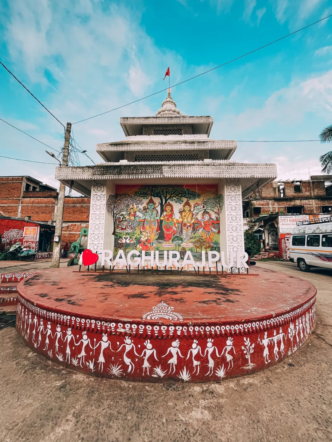 In Odisha, you must have heard about popular landmarks like The Jagannath Temple, Konark Sun Temple or Chilka Lake. But do you know that tucked away in the serene countryside of Puri lies a vibrant village, famous for its traditional art, craftmanship, and age-old practices? The village is Raghurajpur. (Image: Instagram/ @naturescalling.-) 