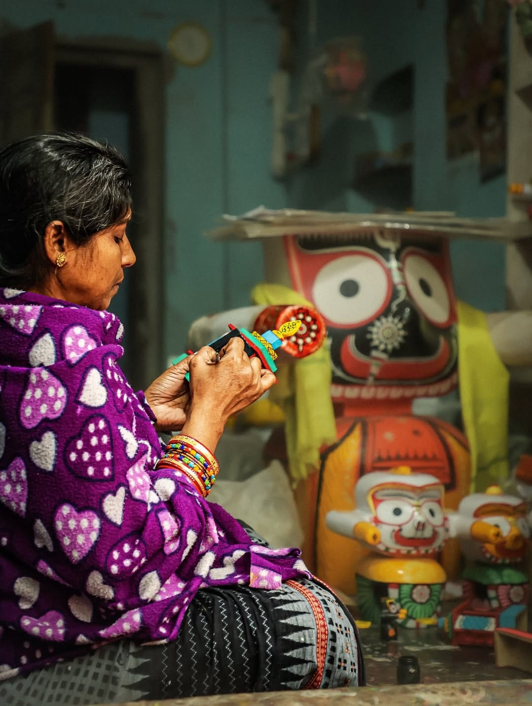 Here, you can also purchase artworks, be it a painting, wall décor, streamers, lamps, face masks, etc, as souvenirs to take back home. Notably, there is no entry fee to the village, and it usually remains open from 6 AM to 10 PM. (Image: Instagram/@prateekofficial)    