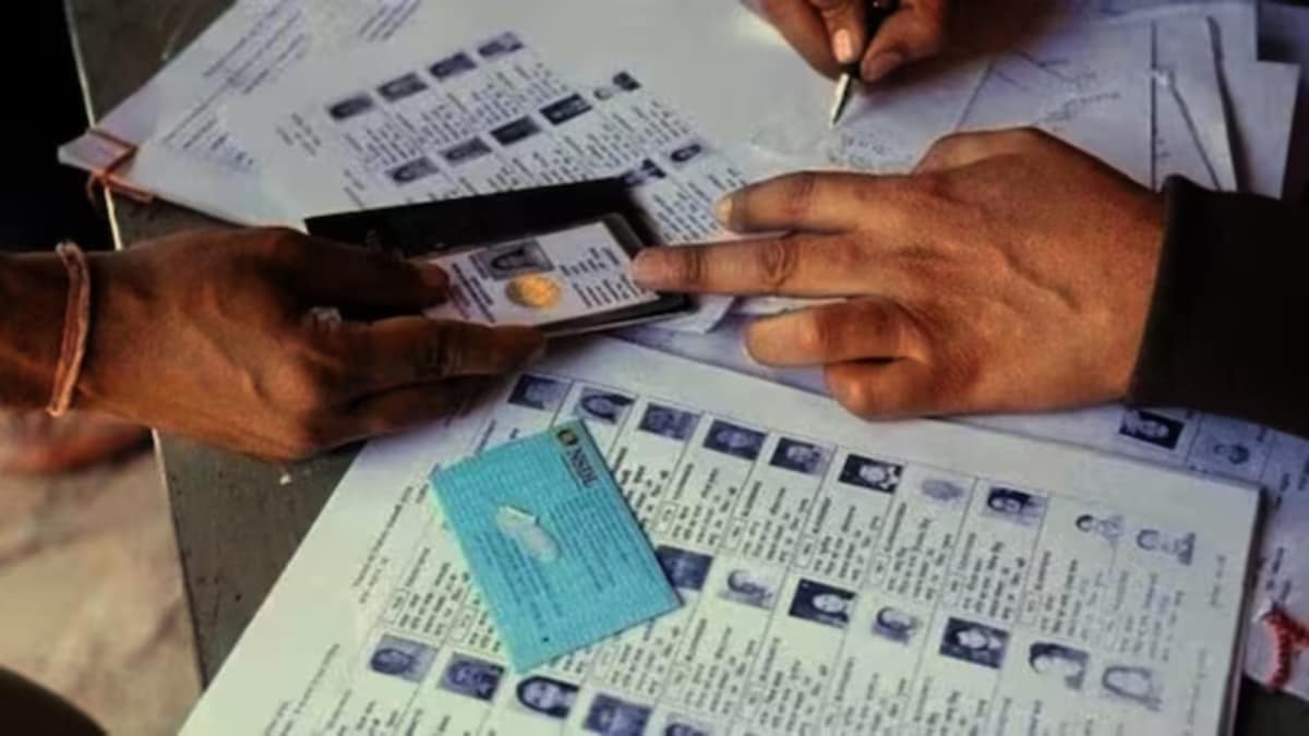 Delhi SIR Explained: How to Fill Enumeration Form If Your Name Was on 2002 Voter List And If It Wasn't