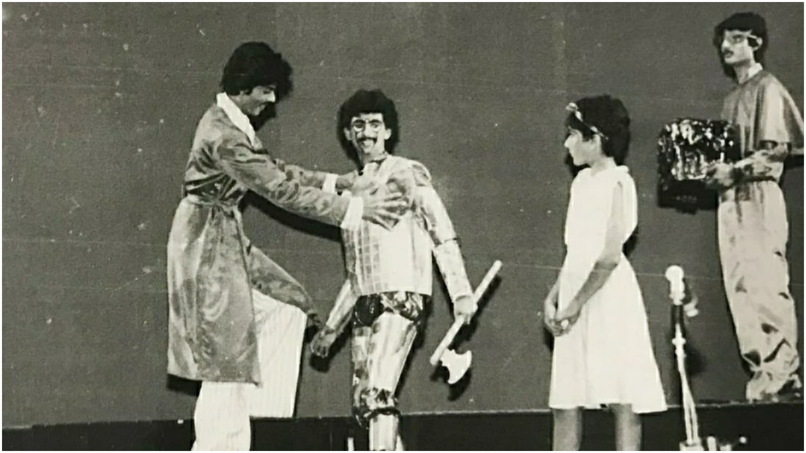 Shah Rukh Khan’s Schoolmate Failed To Make It Big In Films, Became One Of India’s Biggest Music Stars Instead