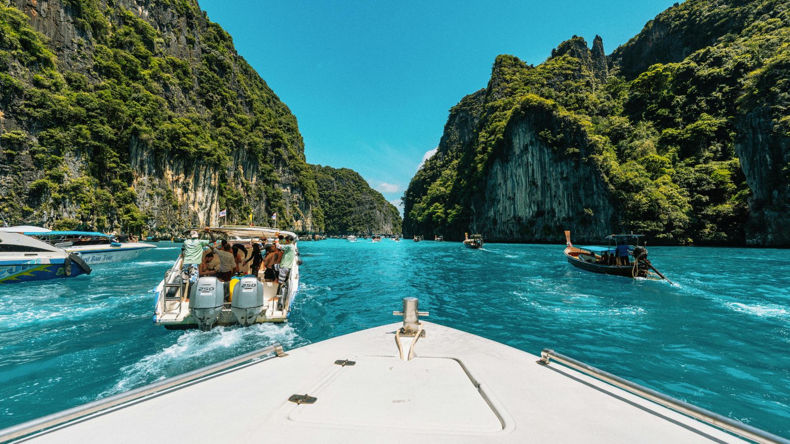 The "Soft Power" SecretNot a remote worker? You can still get in! Thailand is leaning into its "Soft Power" by granting this visa to those enrolled in Muay Thai training, Thai cooking courses, or long-term wellness and medical programs. Basically, your favorite Thai hobby is now your legitimate passport to a long-term stay. 