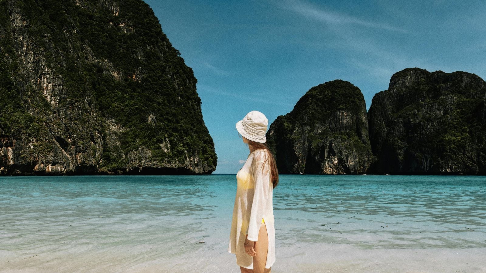 How to Apply & The Final CostThe application fee is generally around Rs 25,000 for Indian citizens. You can apply through Thailand’s e-visa portal or authorized service centers like BLS. Once you submit your documents and pay the fee, processing usually takes about a week, and then—the Land of Smiles is yours for the next five years!