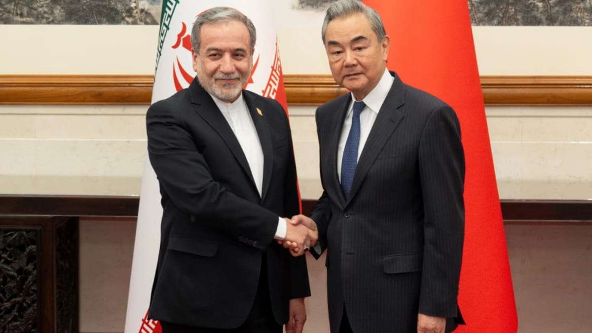 In Meeting With Araghchi, China Pushes For Quick Reopening Of Strait Of Hormuz: Sources
