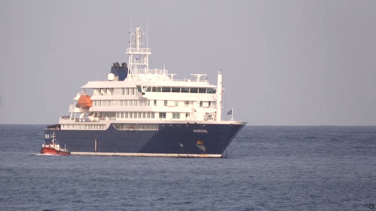 Spain To Repatriate Asymptomatic, Non-Spanish Passengers From Hantavirus-Hit Cruise