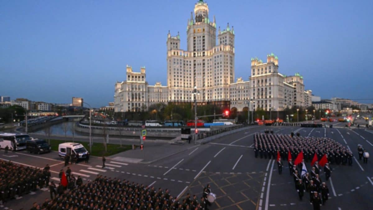 Is Putin Scared? Russia's Victory Parade This Year Won't Have Military Hardware