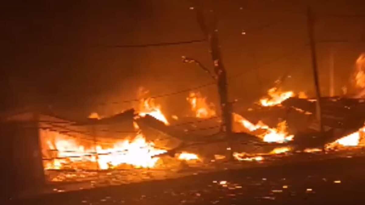 Massive Fire At Delhi's Shastri Nagar Sparks Chaos; Locals Pelt Stones At Fire Tenders Over Delayed Response