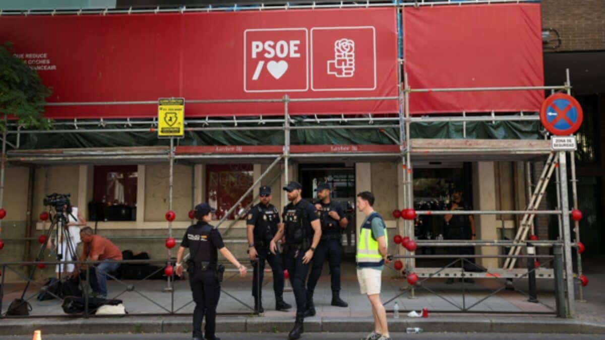 ‘Will Collaborate’: Spanish PM Pedro Sánchez After Police Raid Party HQ Over Alleged Bribery
